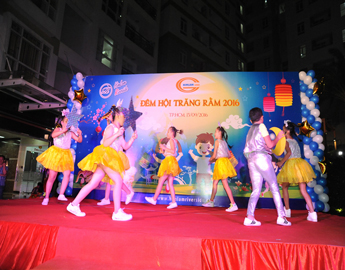 Him Lam Riverside Quận 7 tổ chức lễ trung thu 2016